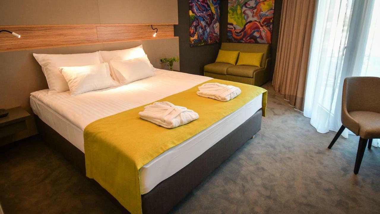 Hotel Olea Novalja Ngoại thất bức ảnh