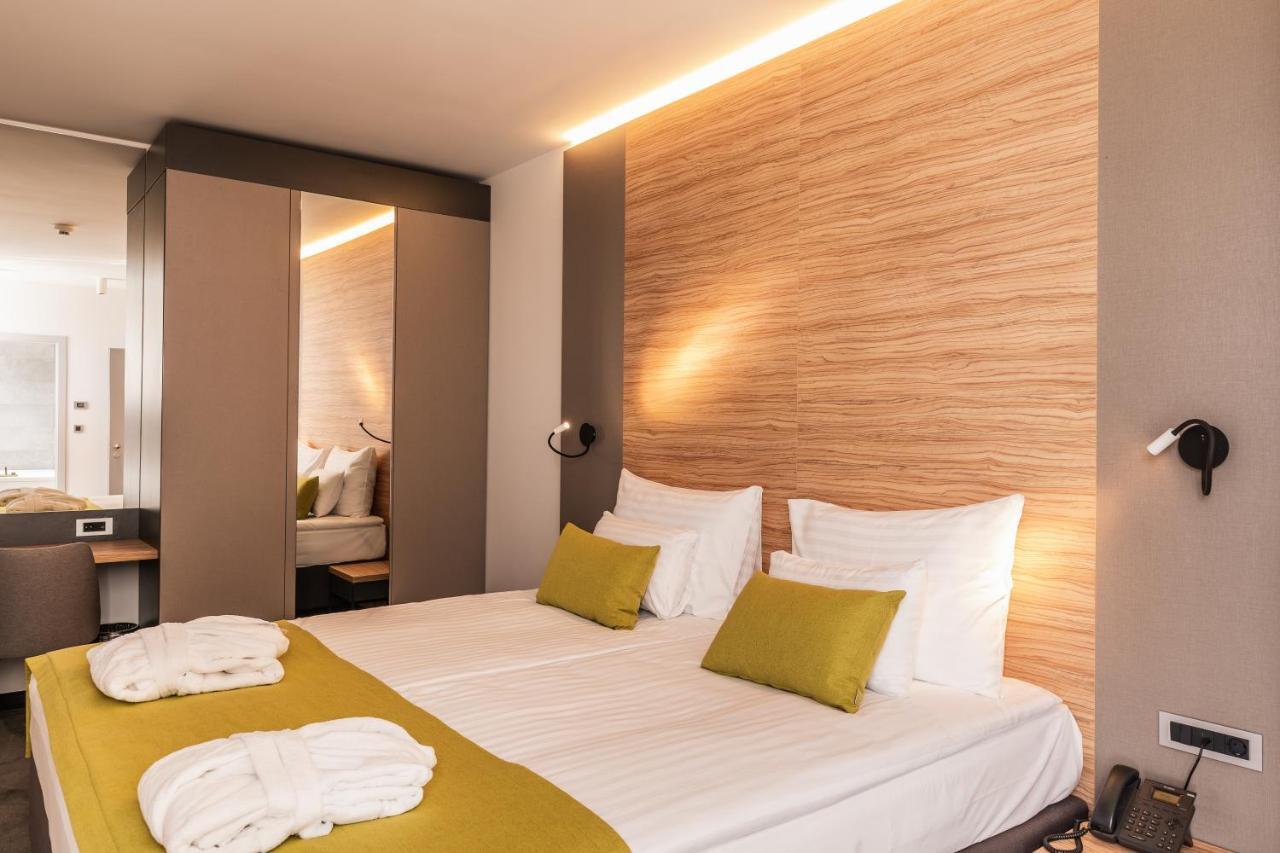 Hotel Olea Novalja Ngoại thất bức ảnh