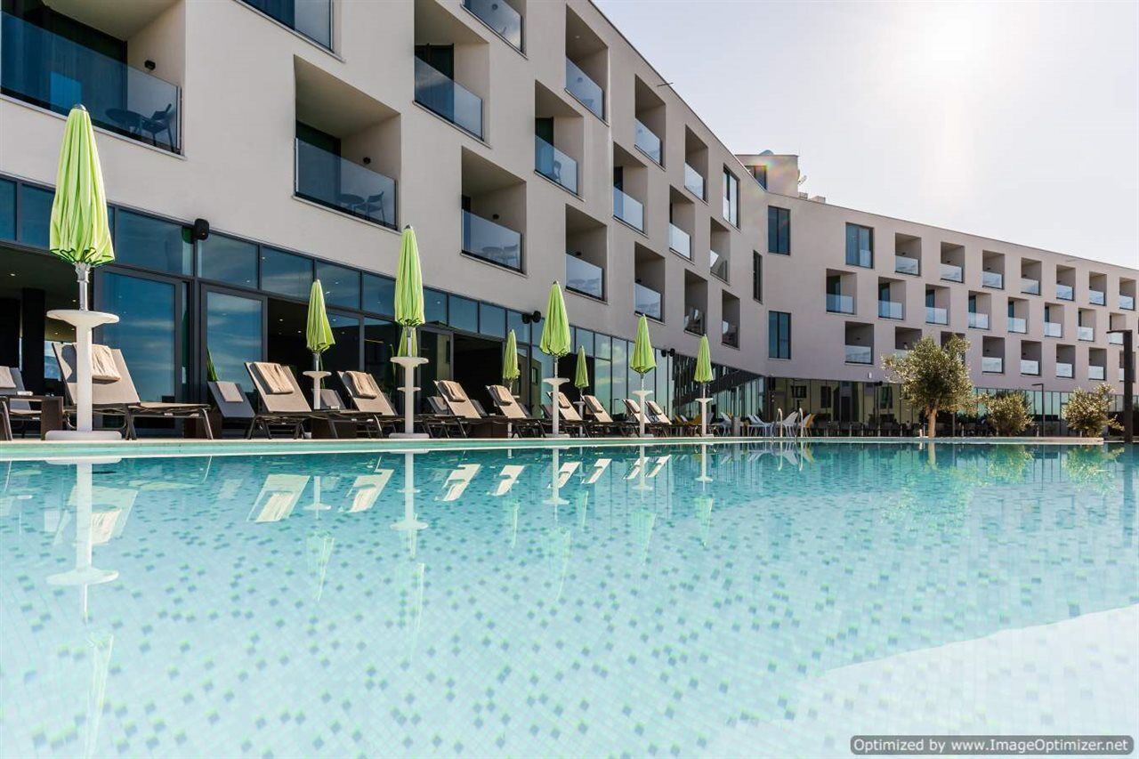 Hotel Olea Novalja Ngoại thất bức ảnh